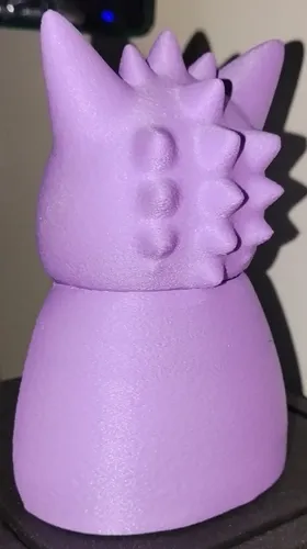 Figura Pikachu Con Poncho De Gengar - Imagen 3